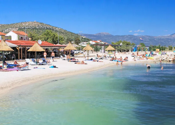 By The Sea - 19575 特罗吉尔